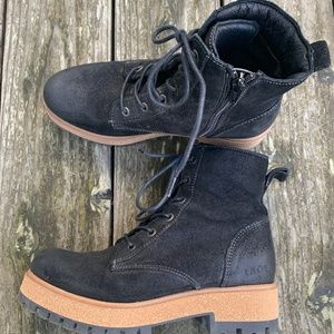Taos Main Street Lace Up Suede Boots Size 37
